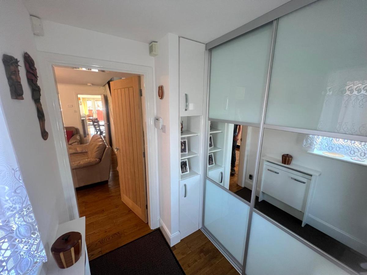 نوتينغهام Simply Stunning 2 Bedroom Home With Parking Space المظهر الخارجي الصورة