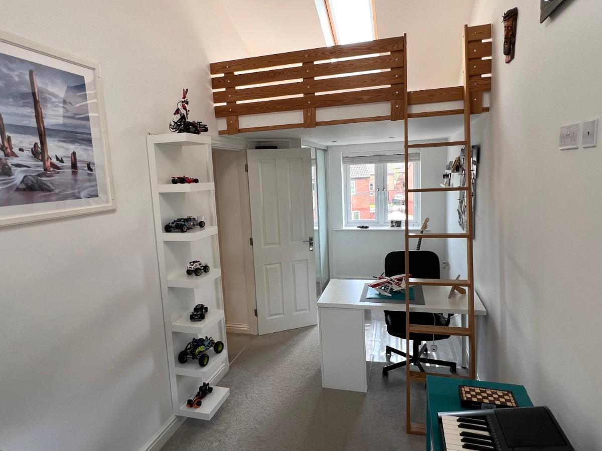 نوتينغهام Simply Stunning 2 Bedroom Home With Parking Space المظهر الخارجي الصورة