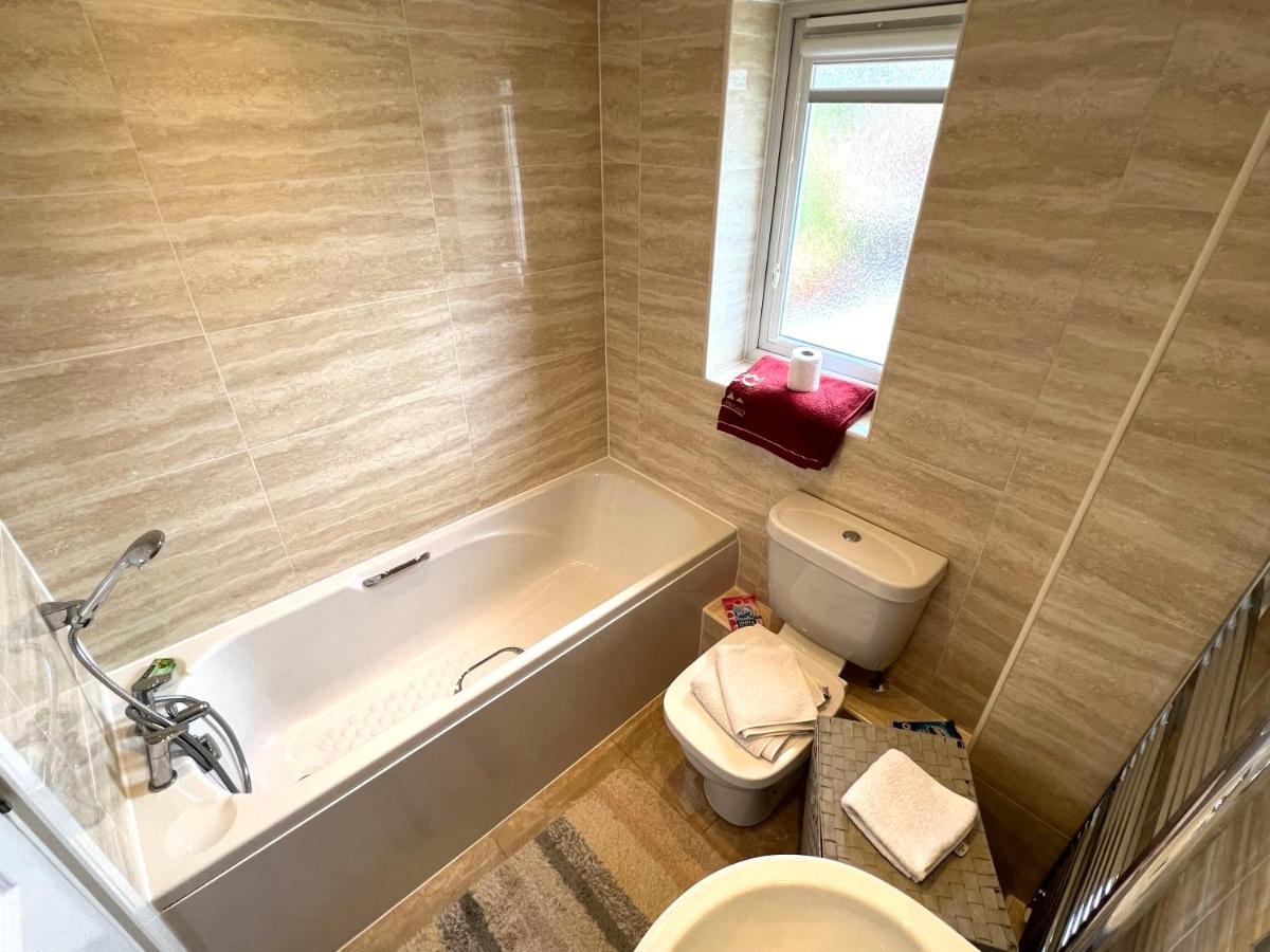 نوتينغهام Simply Stunning 2 Bedroom Home With Parking Space المظهر الخارجي الصورة